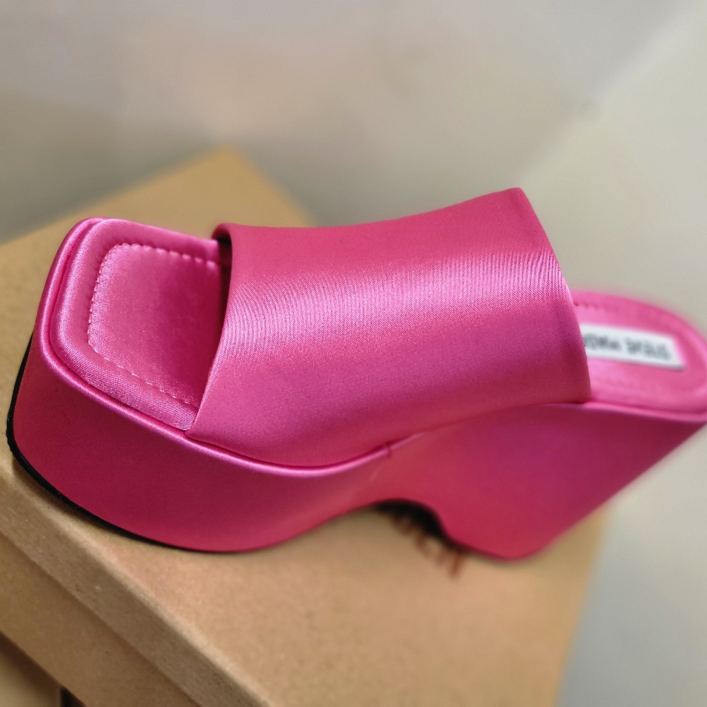 Shoe